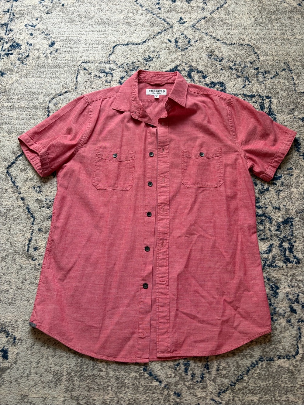 Express Men’s Short Sleeve Button-Up Shirt